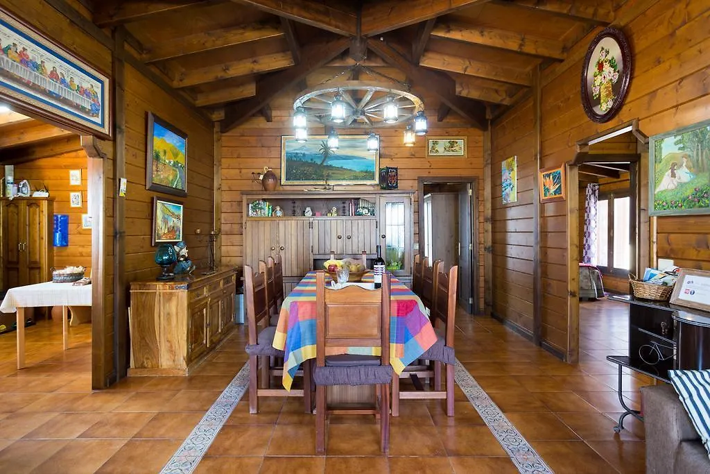 Casa Madera Vistas Mar Y Montana Holiday home Arafo